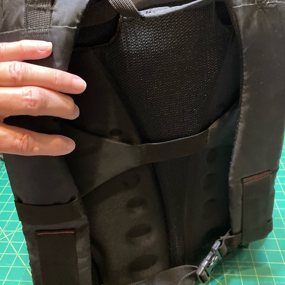 Autel Ribitics EVO II-8K portable Drone with case & backpack - Picture 7 of 15